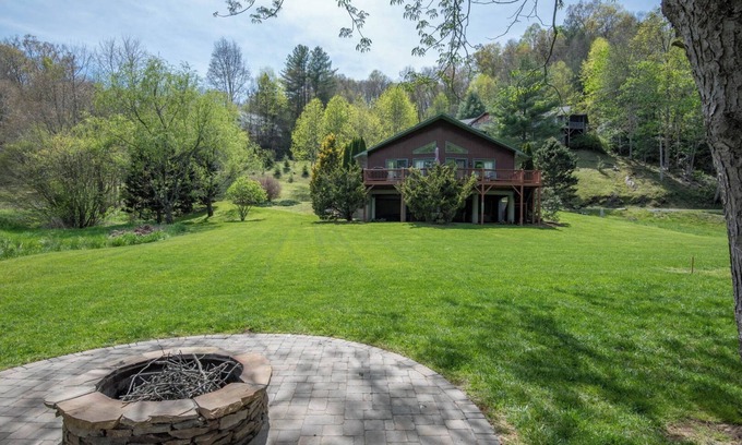 Fleetwood Cabin | River Haven on the New River - Hot Tub - Between Boone & West Jefferson