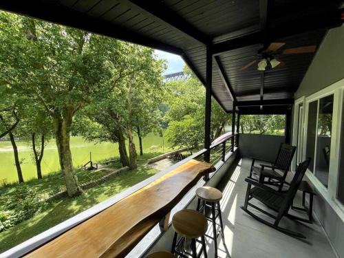 Keene House | River House - Cottage with KY River View & Access