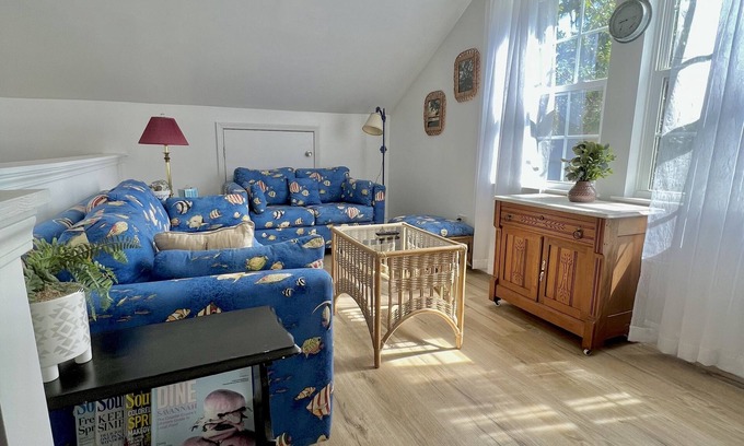 Savannah Apartment | River Relaxation with amazing sunset views, 15 mins to Beach