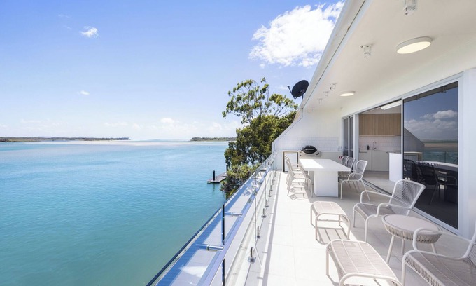 Noosaville Apartment | River's Edge At Mariners