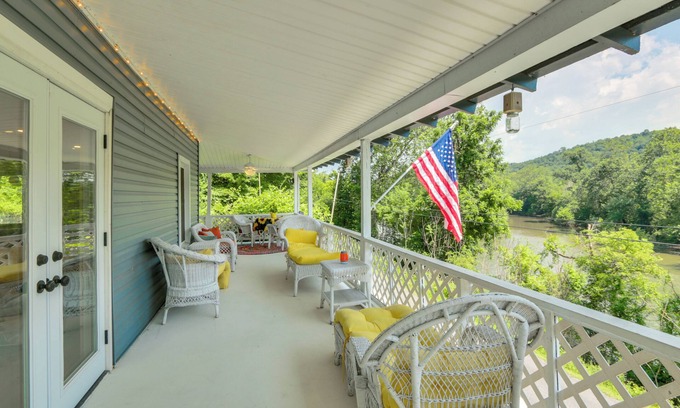 Huntingdon House | River Views & Boat Launch Access: Huntingdon Home