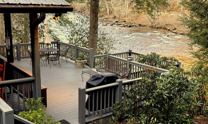 Blue Ridge Apartment | River Zen, A Toccoa River Retreat