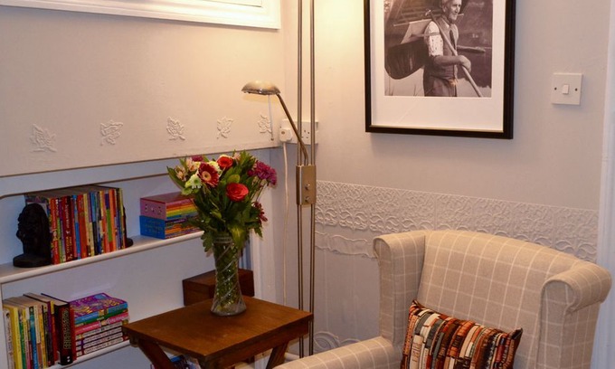Ironbridge Cabin | Riverbank Cottage River view