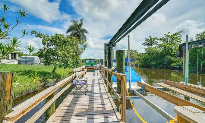 Fort Myers House | Riverfront Fort Myers Home w/Boat Dock!