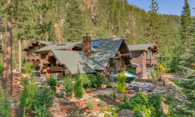 Olympic Valley House | Riverfront Lodge - TLUXP