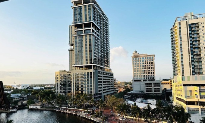 Riverwalk Fort Lauderdale Apartment | Riverfront Luxury Heart of Downtown Ft Lauderdale