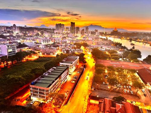 Kuching Apartment | Riverine High Floor Luxury Stay 4 pax Waterfront View from Balcony