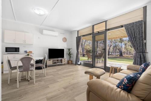 Paringa House | Riversands Rest Accommodation Paringa - Willow Cottage