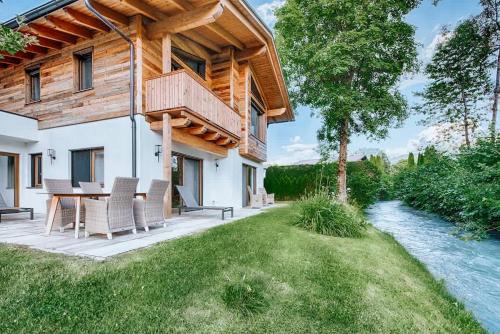 Garmisch-Partenkirchen Ski Chalet | Riverside Chalet Alpspitze