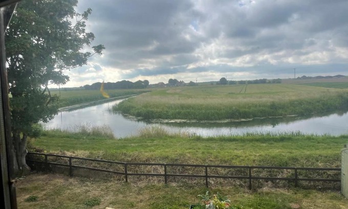 Skegness House | Riverside Log Cabin 3 bedrooms sleeps 6