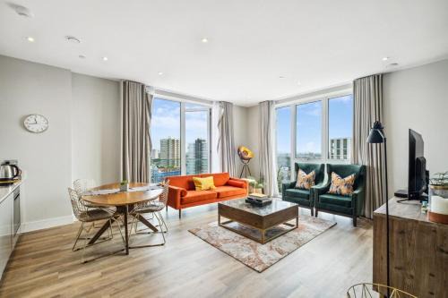St. Mary's Park Apartment | Riverside Penthouse - Battersea