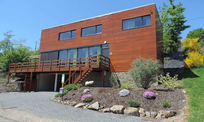 Coo House | Riverside Retreat with Sauna