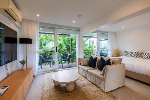 New Farm Apartment | Riverside studio apartment with parking and view