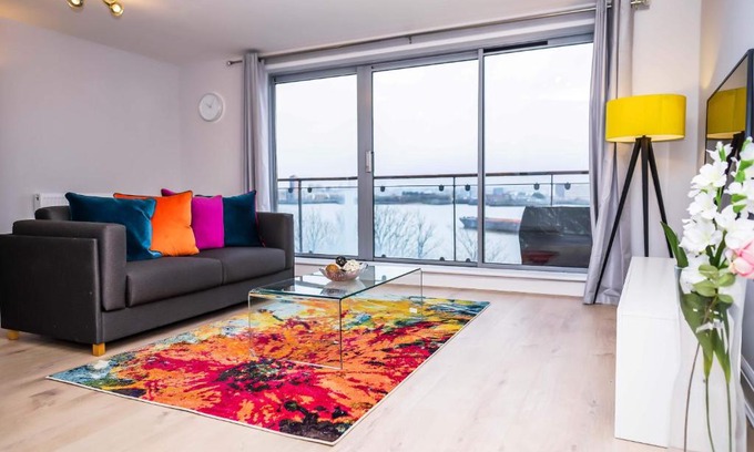 Greenwich Apartment | RIVERVIEW 2 BED APARTMENT