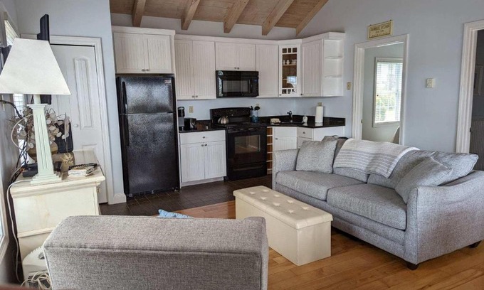 Edgecomb Apartment | Riverview cottage in Edgecomb Sheepscot Harbour Vacation Club Cottage #19