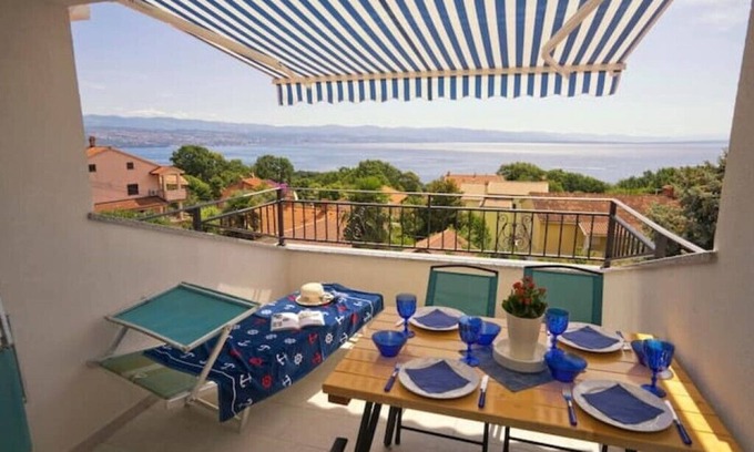 Opric Apartment | Riviera Blue - new Apartment with beautiful seaview, whirlpool and parking