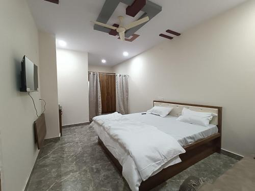 Wanparthy Hotel | RK RESIDENCY
