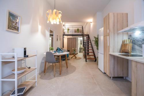 Aiora Apartment | RM1 - Loft Valencia cómodos estudios dúplex cerca a la Avenida del Puerto