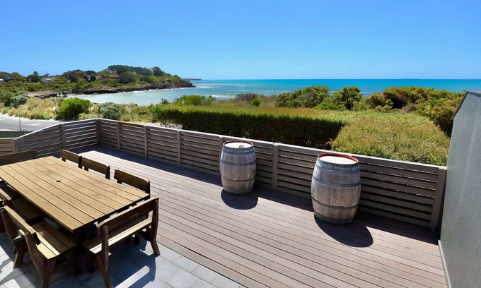 Waterhouse House | Robe On The Beach - Absolute beach frontage