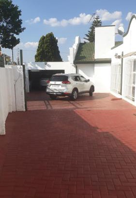 Robertsham House | Robertsham (Halaal) Self Catering Cottages 2