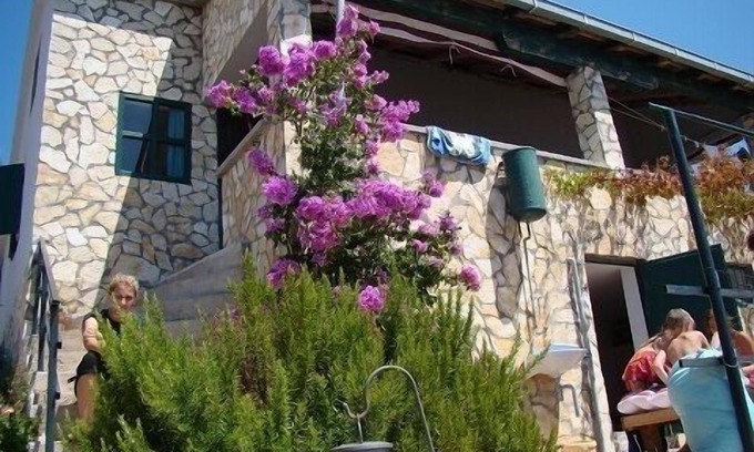 Tkon Apartment | Robinson's vacation right by the sea in Croatia Wonderful vacation for a couple