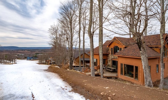 Northface House | Robyn`s Nest - 304 Slopeside Road