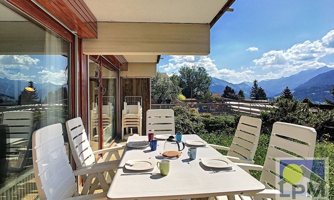Leysin Apartment | Roc d'Orsay C19 Apartment with 1 bedroom for maximum 5 people (50m2) at the 1st floor of a residenc