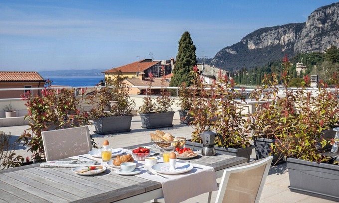 Garda Apartment | ROCCA TERRACE - only 100 meters from the lake