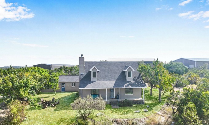Dripping Springs House | Rock Ridge at the Chaparral I Hot tub, game room