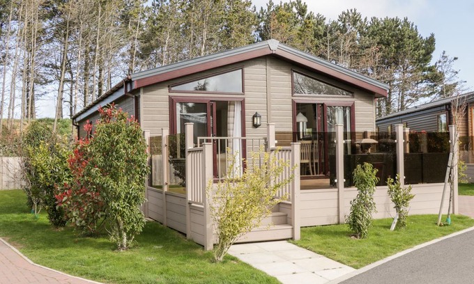 Runswick Bay Cottage | Rockpool Retreat, RUNSWICK BAY
