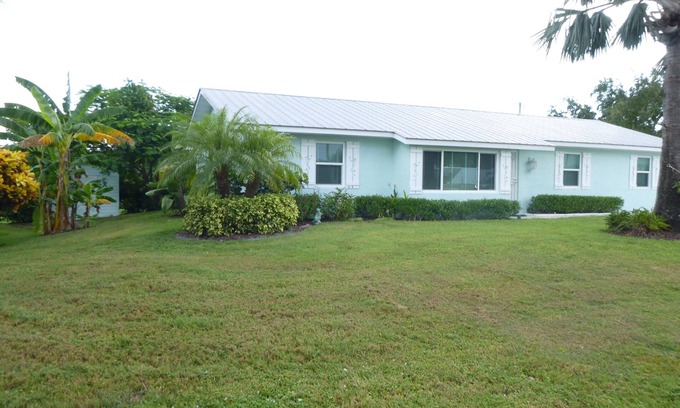 Stuart House | Rocky Point Stuart FL