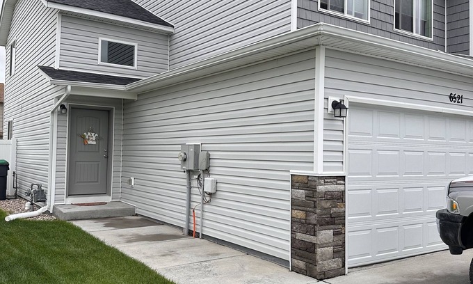 Cheyenne House | Rodeo ready! Close to activities and shopping. Quiet neighborhood