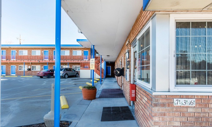 Elko Hotel | Rodeway Inn Elko Downtown Area