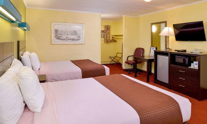 Orleans Hotel | Rodeway Inn Orleans - Cape Cod