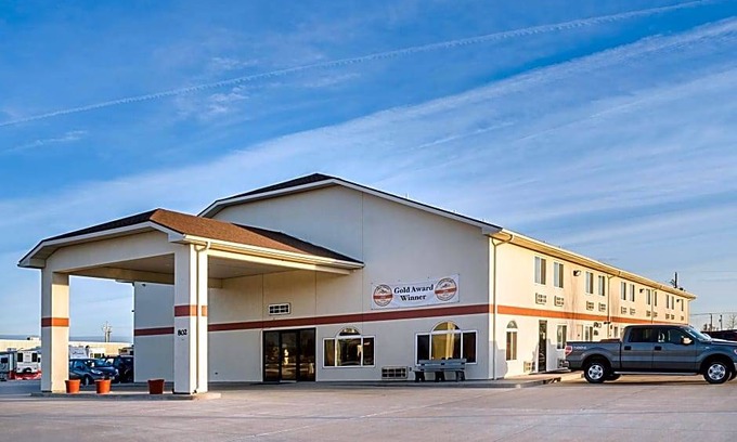Larned Hotel | Rodeway Inn