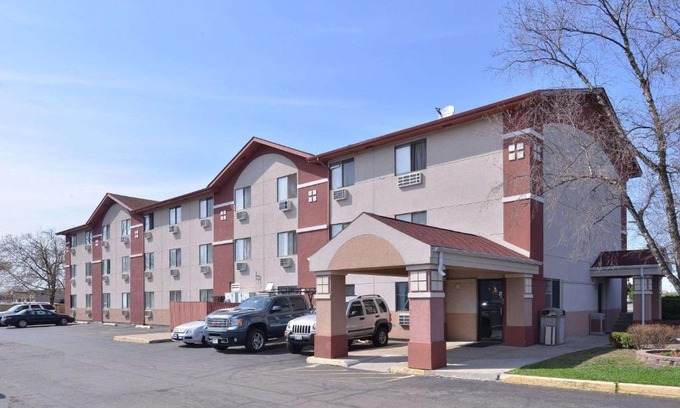 Waukegan Hotel | Rodeway Inn Waukegan - Gurnee