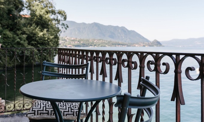 Brezzo di Bedero Apartment | RODODENDRO- Villa On The Lake