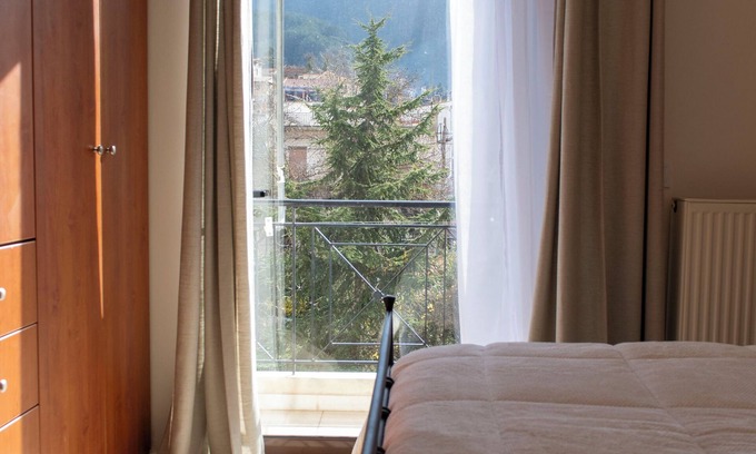 Kalavrita Apartment | Rokani Studio I