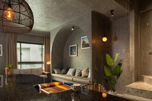 Puli House | Rolling hills
