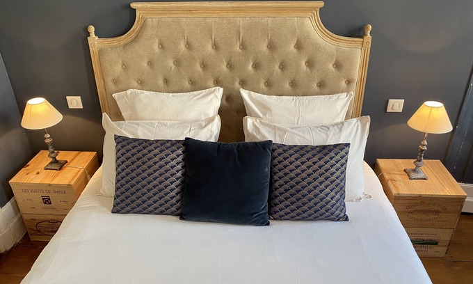 Hotel de Ville - Quinconces House | Romance in the heart of Bordeaux/Public Garden