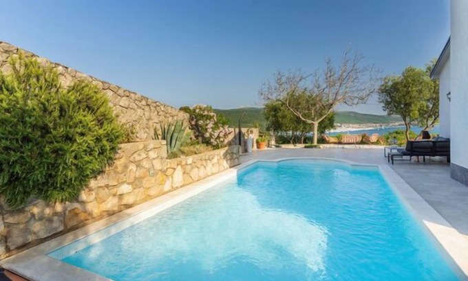 Kornic Villa | Romantic 3-Bed Villa in Krk