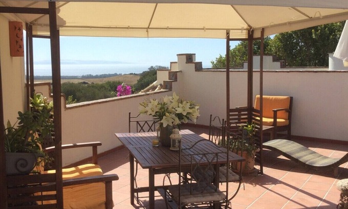 Tarifa Apartment | Romantic apartment, 5 mins from beach with scenic view & 350mbps high speed WiFi