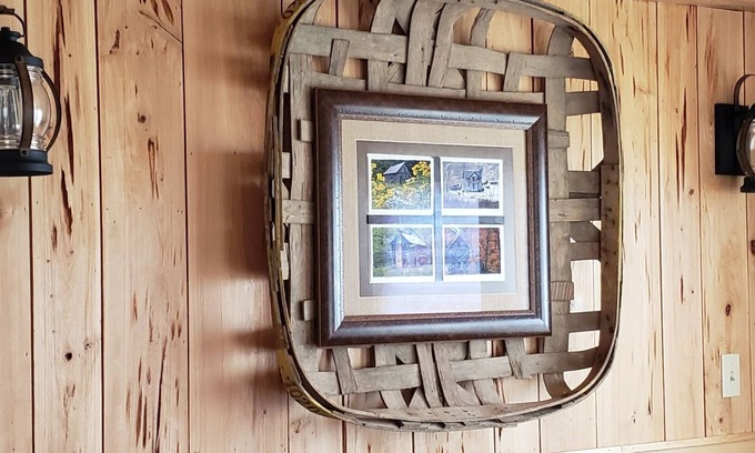 Jefferson Cabin | Romantic Cabin with gorgeous views 5 minutes away from downtown West Jefferson.