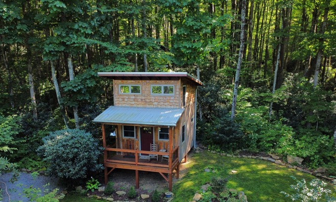 Maggie Valley Cabin | Romantic, cozy cabin for two, right in the heart of Maggie Valley!