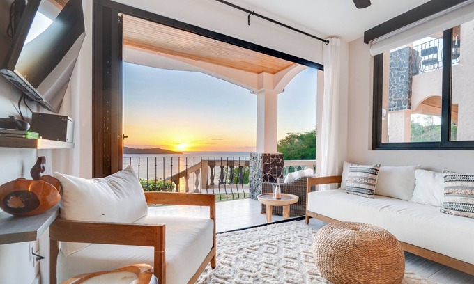 Playa Flamingo Condo | Romantic Getaway with Stunning Panoramic Ocean Views, Amazing Sunsets