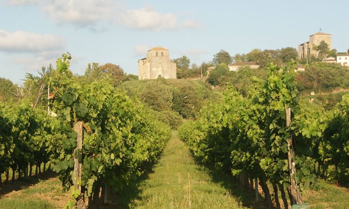 Pujols Villa | Romantic Gite & own pool, on hillside nr Saint Emilion with stunning panoramas