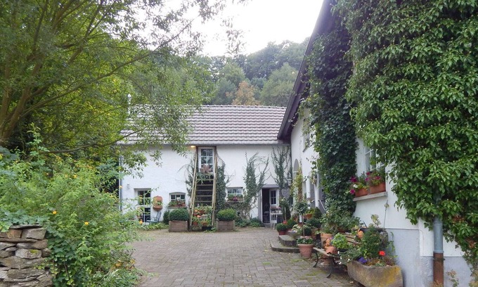 Immerath Apartment | Romantic ground-floor apartment for 2 people