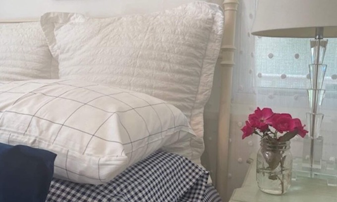 Manasquan House | Romantic guest cottage 3 minute drive to beach and 1 blk to town!