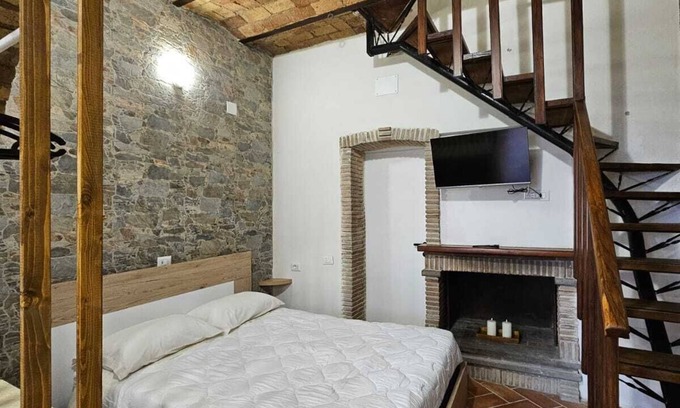 Lake Bracciano Apartment | Romantic House: the Lake Refuge (complete lakefront apartment)4bed+WC