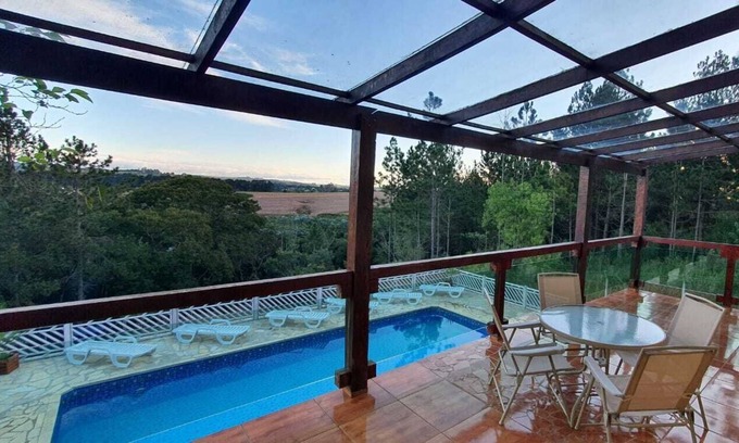 Piratuba Cottage | Romantic in the Dam, Cozy, Fireplace and Playground 🐶 🏡